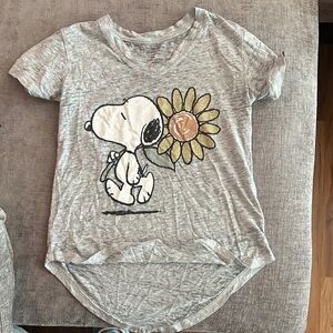 Peanuts Gray Snoopy T-Shirt with Sunflower